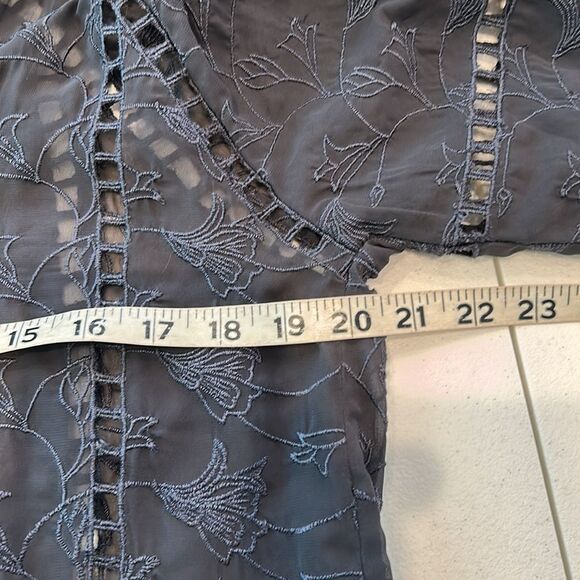 House of Harlow 1960 x  revolve top gray lace, cut out size oversized small - Picture 6 of 7